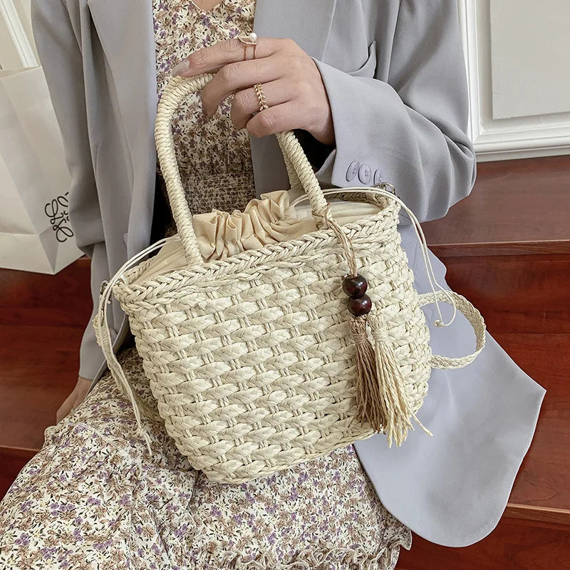Women Handbags Straw Rattan Woven Crossbody Bag Summer Bohemia Beach Tassel Design Basket Bag Fashion Shoulder Messenger Bag