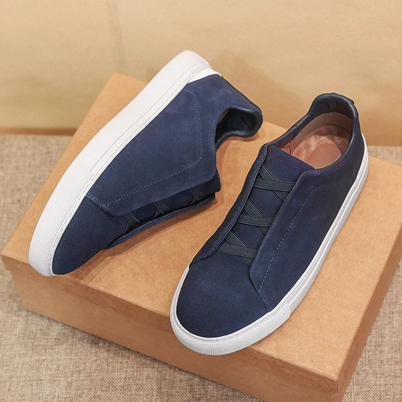 2025 New Men's Leather Round Toe Flat Bottomed Trendy and Fashionable Casual Shoes, Breathable and Lightweight Board Shoes