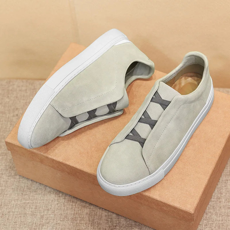 2025 New Men's Leather Round Toe Flat Bottomed Trendy and Fashionable Casual Shoes, Breathable and Lightweight Board Shoes