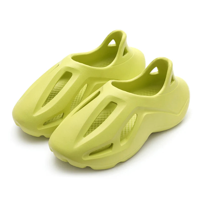 New EVA Women Men Sandals Couple Soft Hollow Garden Shoes Designer Hole Slippers Sneakers Beach Water Shoes Slip on Foam Runner