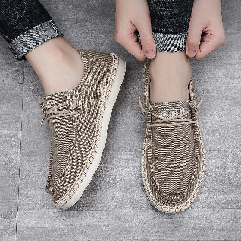 New Men Plus Size Casual Denim Canvas Shoes Flat Vulcanize Shoes Fashion British Designer Breathable Light Men Sneakers Loafers