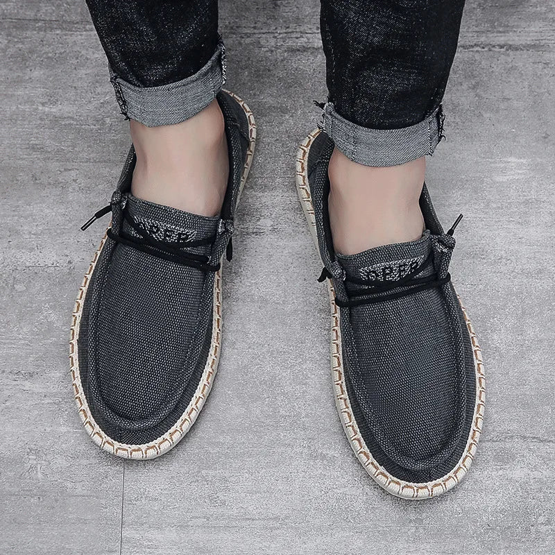 New Men Plus Size Casual Denim Canvas Shoes Flat Vulcanize Shoes Fashion British Designer Breathable Light Men Sneakers Loafers