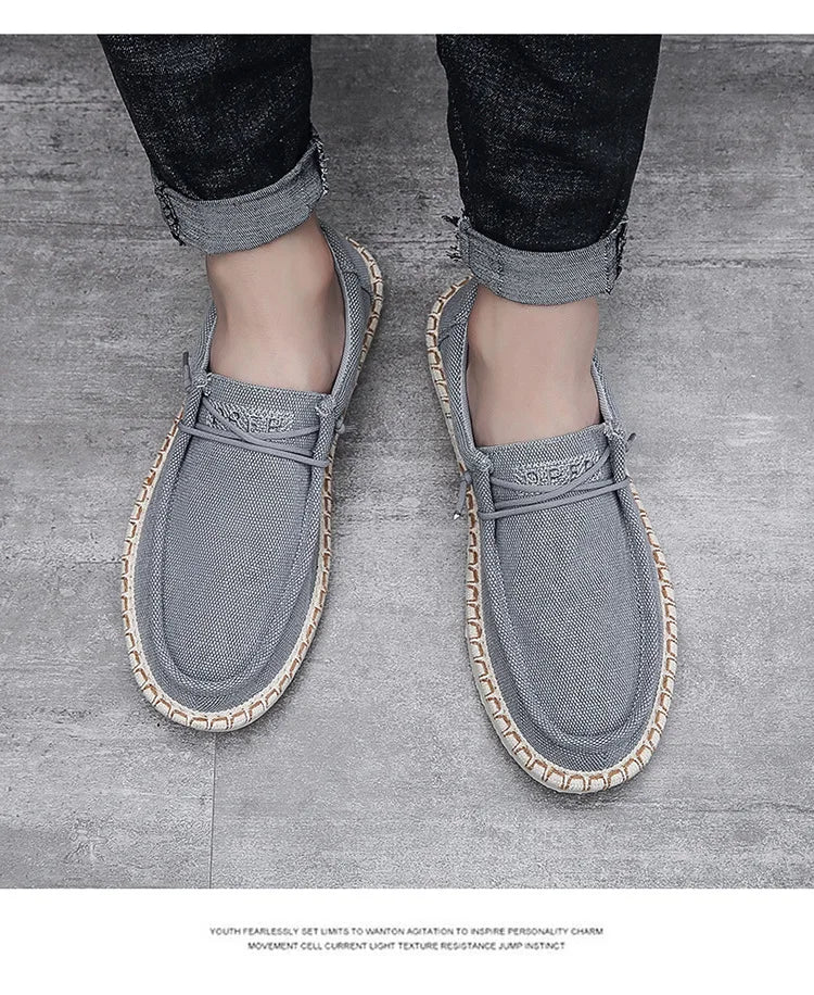 New Men Plus Size Casual Denim Canvas Shoes Flat Vulcanize Shoes Fashion British Designer Breathable Light Men Sneakers Loafers