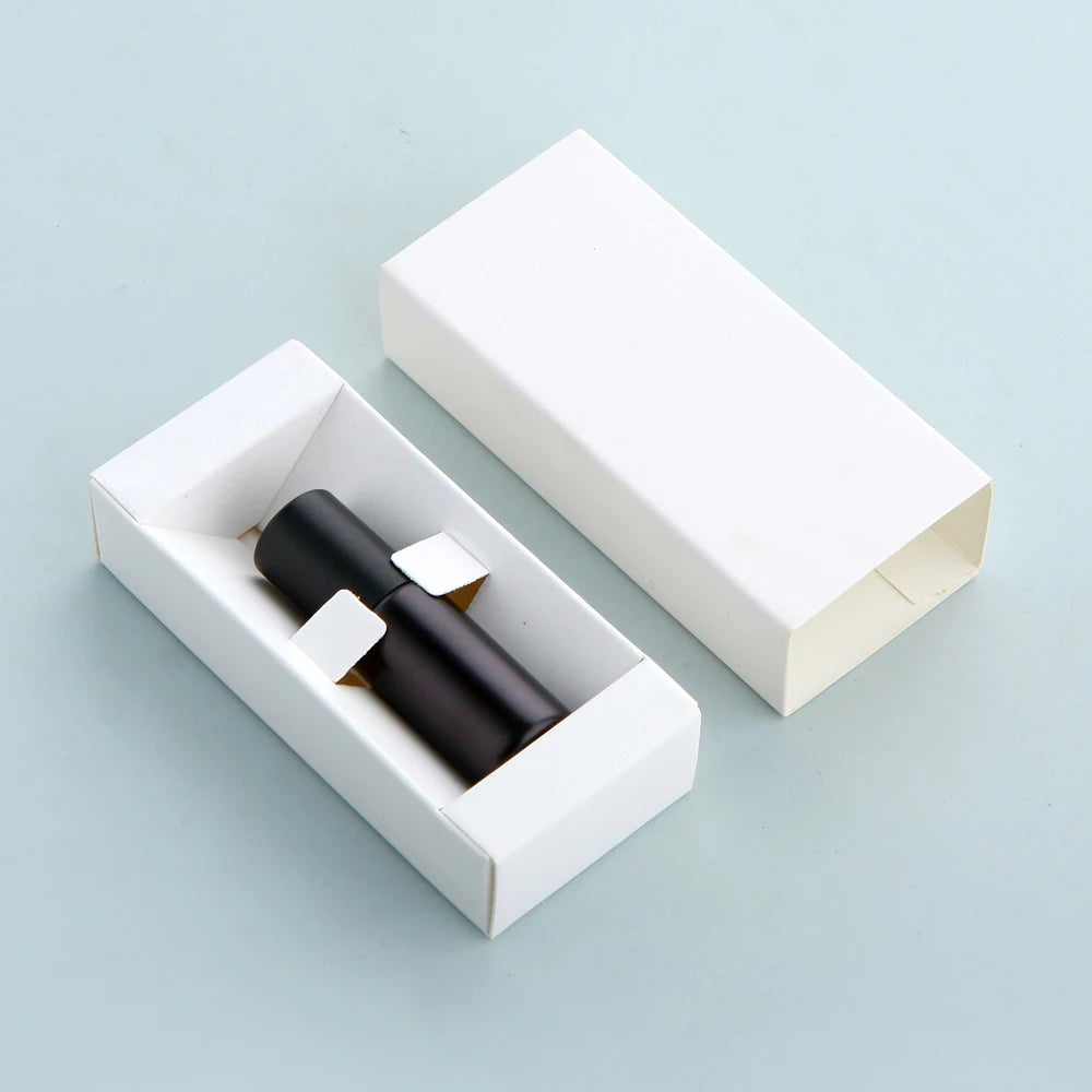 50 件/批 5ml 10ml 霧面黑色精油瓶帶盒滾珠香水瓶化妝品容器印製 LOGO 另付