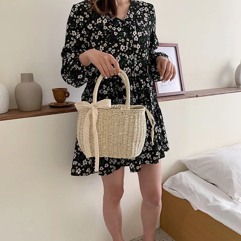 Women Handbags Straw Rattan Woven Crossbody Bag Summer Bohemia Beach Tassel Design Basket Bag Fashion Shoulder Messenger Bag