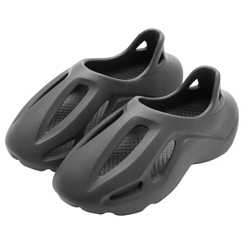 New EVA Women Men Sandals Couple Soft Hollow Garden Shoes Designer Hole Slippers Sneakers Beach Water Shoes Slip on Foam Runner