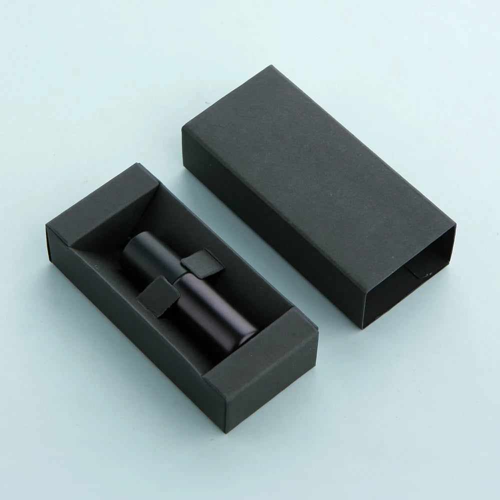 50 件/批 5ml 10ml 霧面黑色精油瓶帶盒滾珠香水瓶化妝品容器印製 LOGO 另付