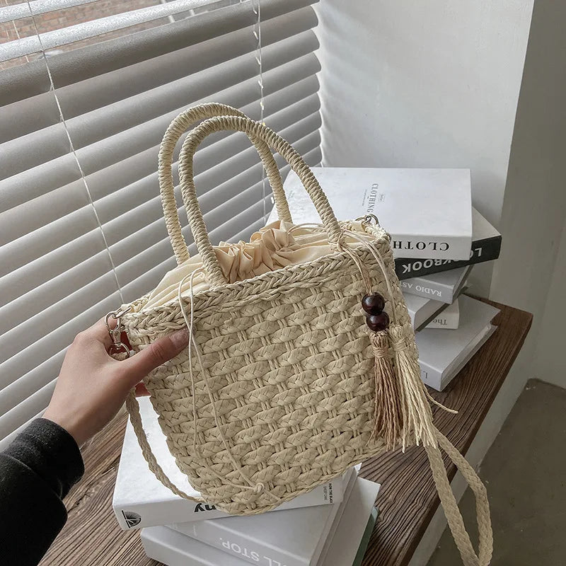 Women Handbags Straw Rattan Woven Crossbody Bag Summer Bohemia Beach Tassel Design Basket Bag Fashion Shoulder Messenger Bag