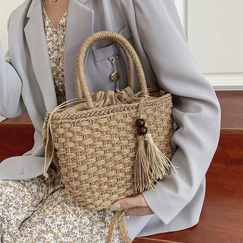 Women Handbags Straw Rattan Woven Crossbody Bag Summer Bohemia Beach Tassel Design Basket Bag Fashion Shoulder Messenger Bag