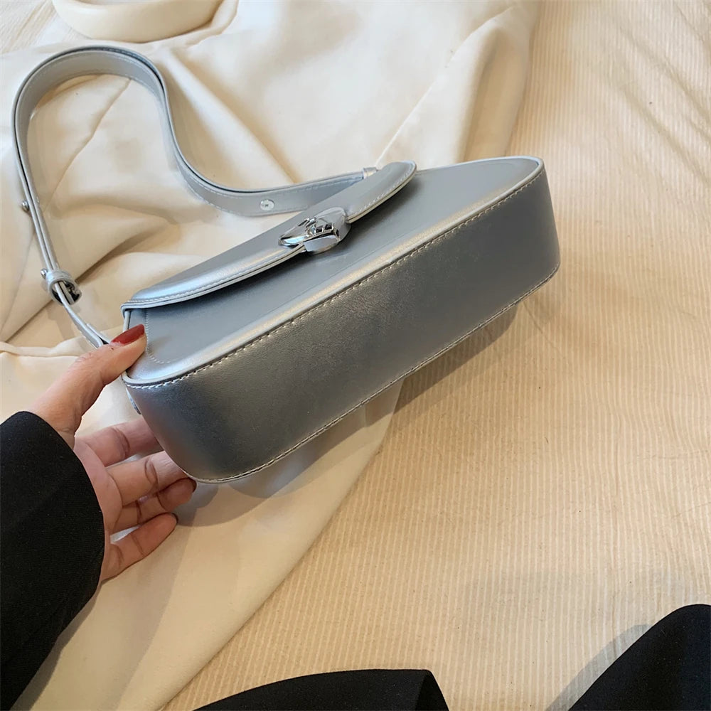 MOODS Loving Heart Buckle Crossbody Bags For Women 2023 Luxury Designer Handbags Silver Color Small Shoulder Underarm Phone Bag