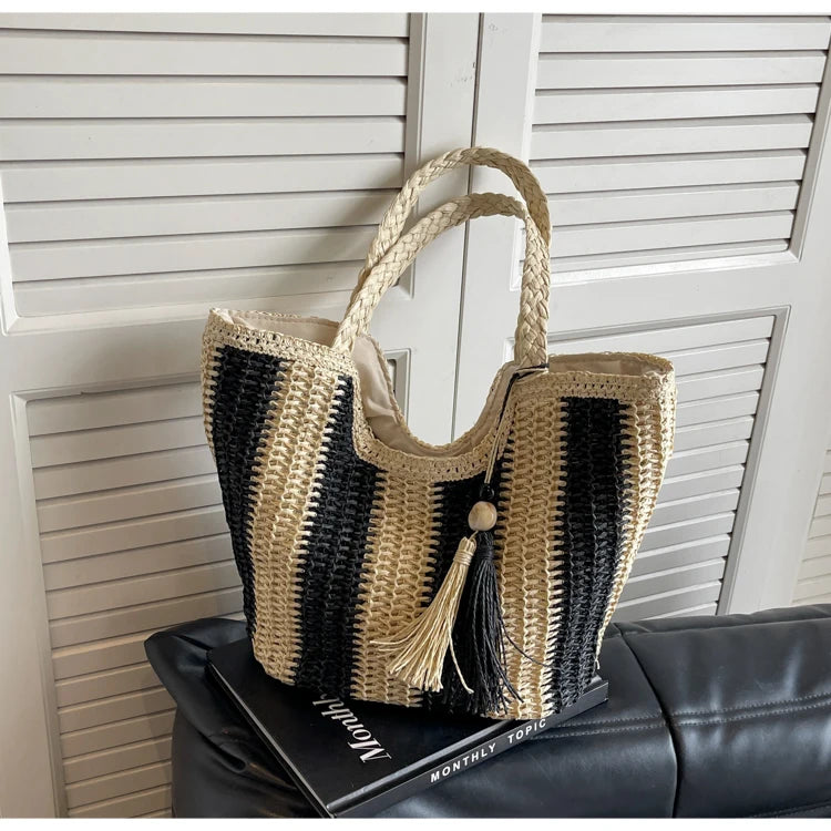 Leisure grass woven bag for women with large capacity, 2024 new summer single shoulder commuting woven bag, beach bag