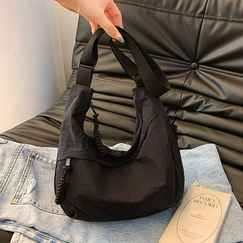 Fashionable And Minimalist Korean Version Dumpling Bag, Popular This Year, New High-quality Shoulder Bag, Large Capacity Tote
