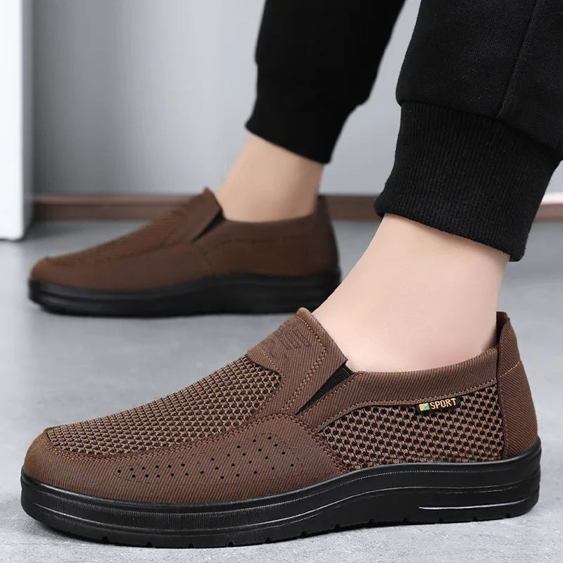 Men's spring new hollowed out mesh casual sports cloth shoes with soft soles dad's shoes work breathable men's shoes zapatillas