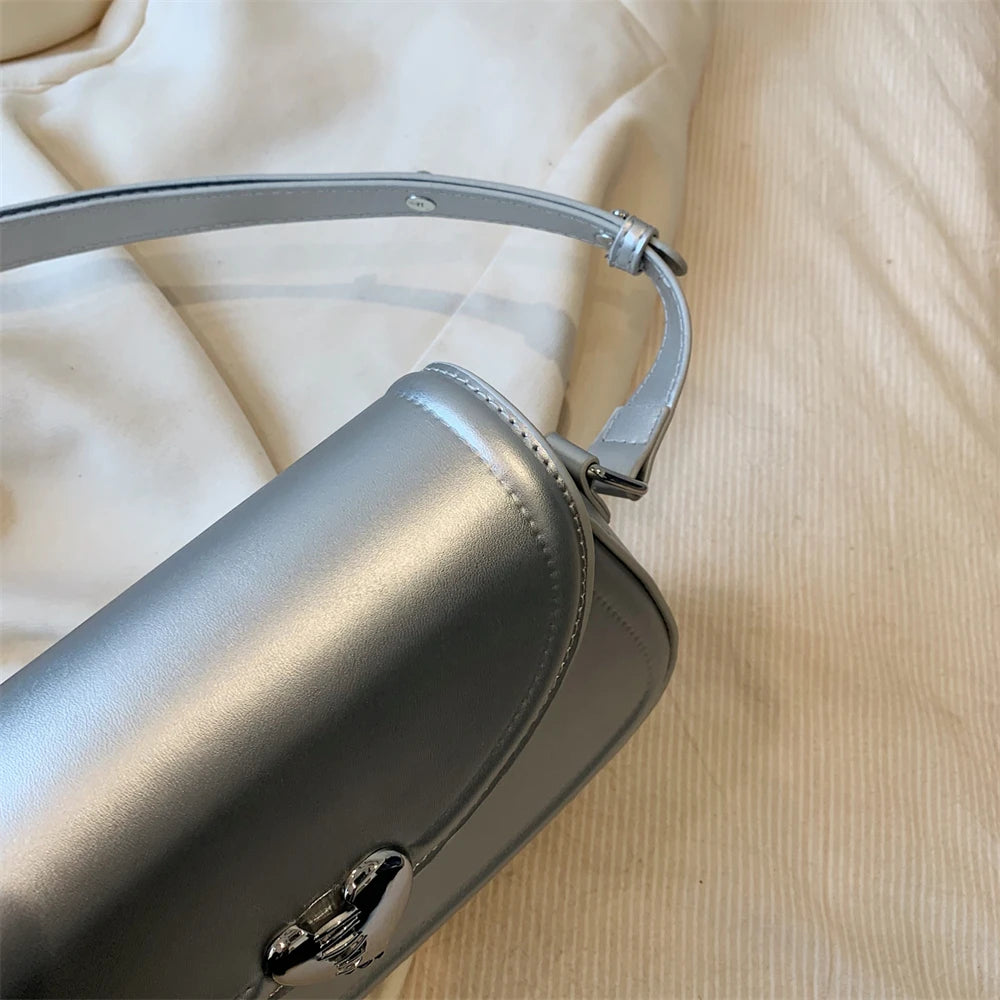 MOODS Loving Heart Buckle Crossbody Bags For Women 2023 Luxury Designer Handbags Silver Color Small Shoulder Underarm Phone Bag