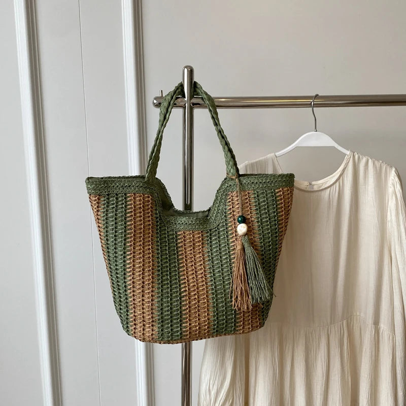Leisure grass woven bag for women with large capacity, 2024 new summer single shoulder commuting woven bag, beach bag