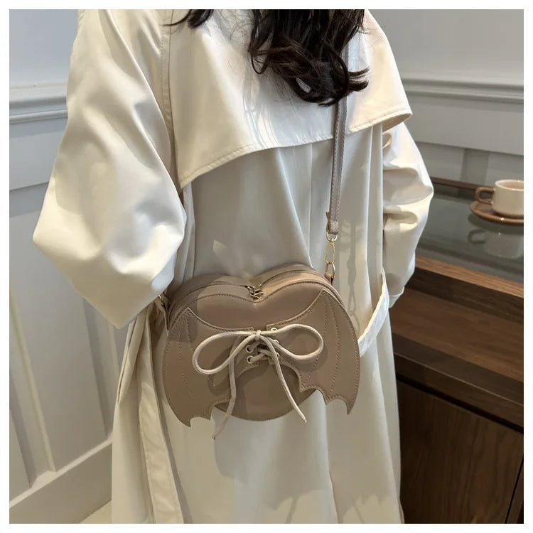 New trendy and personalized wing shoulder bag, versatile ins crossbody shaped bag