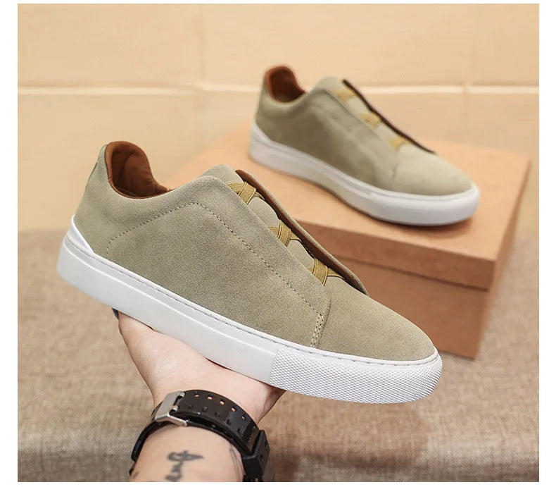 2025 New Men's Leather Round Toe Flat Bottomed Trendy and Fashionable Casual Shoes, Breathable and Lightweight Board Shoes