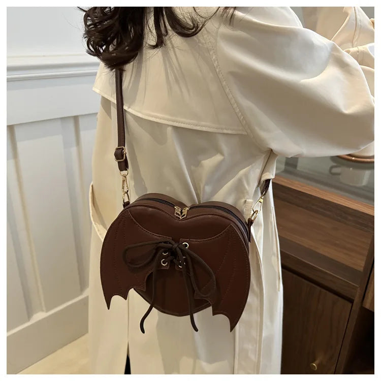 New trendy and personalized wing shoulder bag, versatile ins crossbody shaped bag