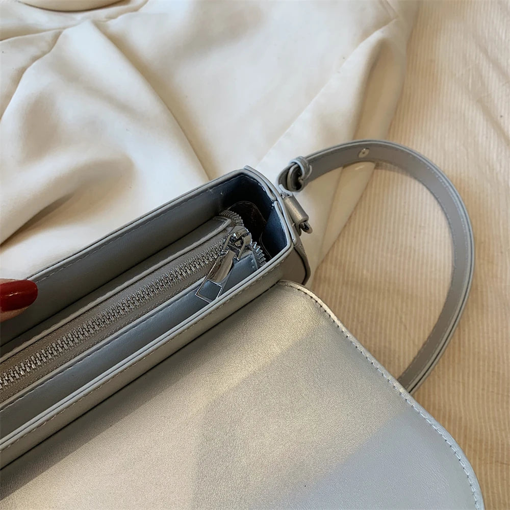 MOODS Loving Heart Buckle Crossbody Bags For Women 2023 Luxury Designer Handbags Silver Color Small Shoulder Underarm Phone Bag