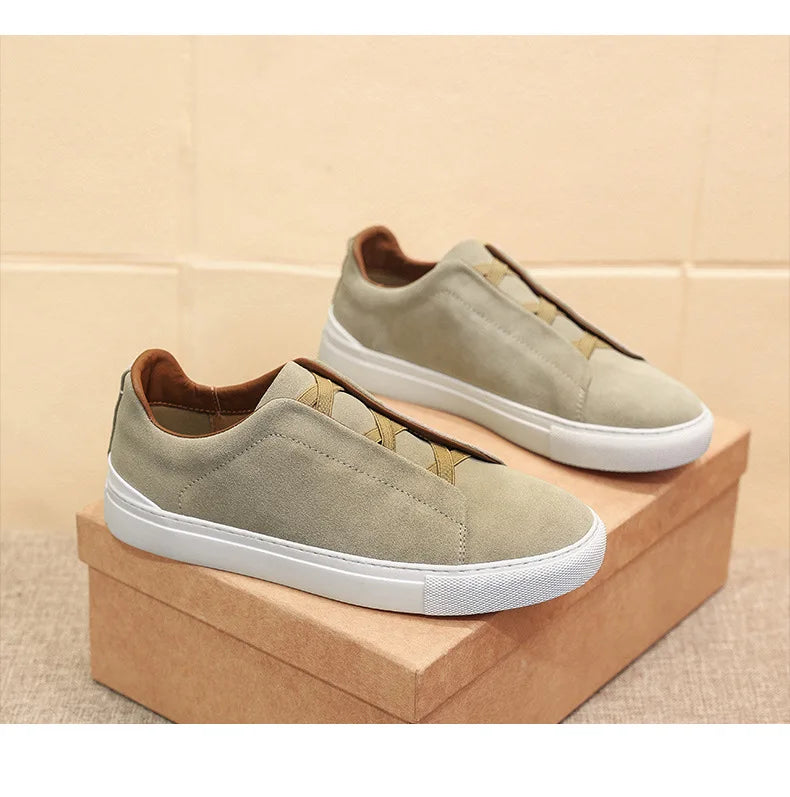 2025 New Men's Leather Round Toe Flat Bottomed Trendy and Fashionable Casual Shoes, Breathable and Lightweight Board Shoes