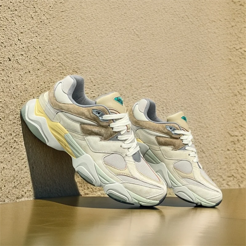 Fashionable and versatile, comfortable soft-soled casual sneakers for commuting to and from get off work