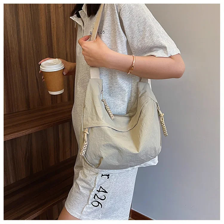Fashionable And Minimalist Korean Version Dumpling Bag, Popular This Year, New High-quality Shoulder Bag, Large Capacity Tote