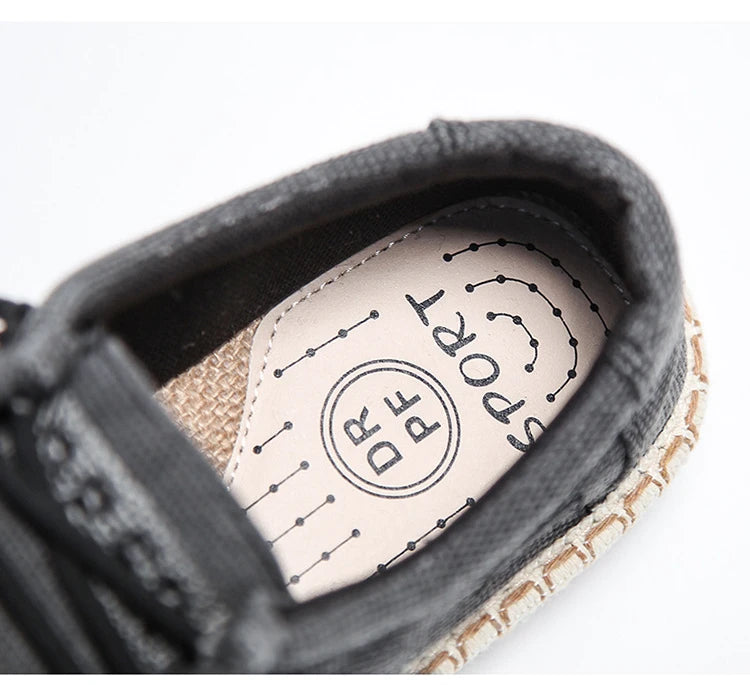 New Men Plus Size Casual Denim Canvas Shoes Flat Vulcanize Shoes Fashion British Designer Breathable Light Men Sneakers Loafers