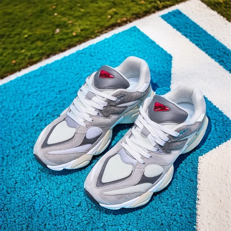 Fashionable and versatile, comfortable soft-soled casual sneakers for commuting to and from get off work