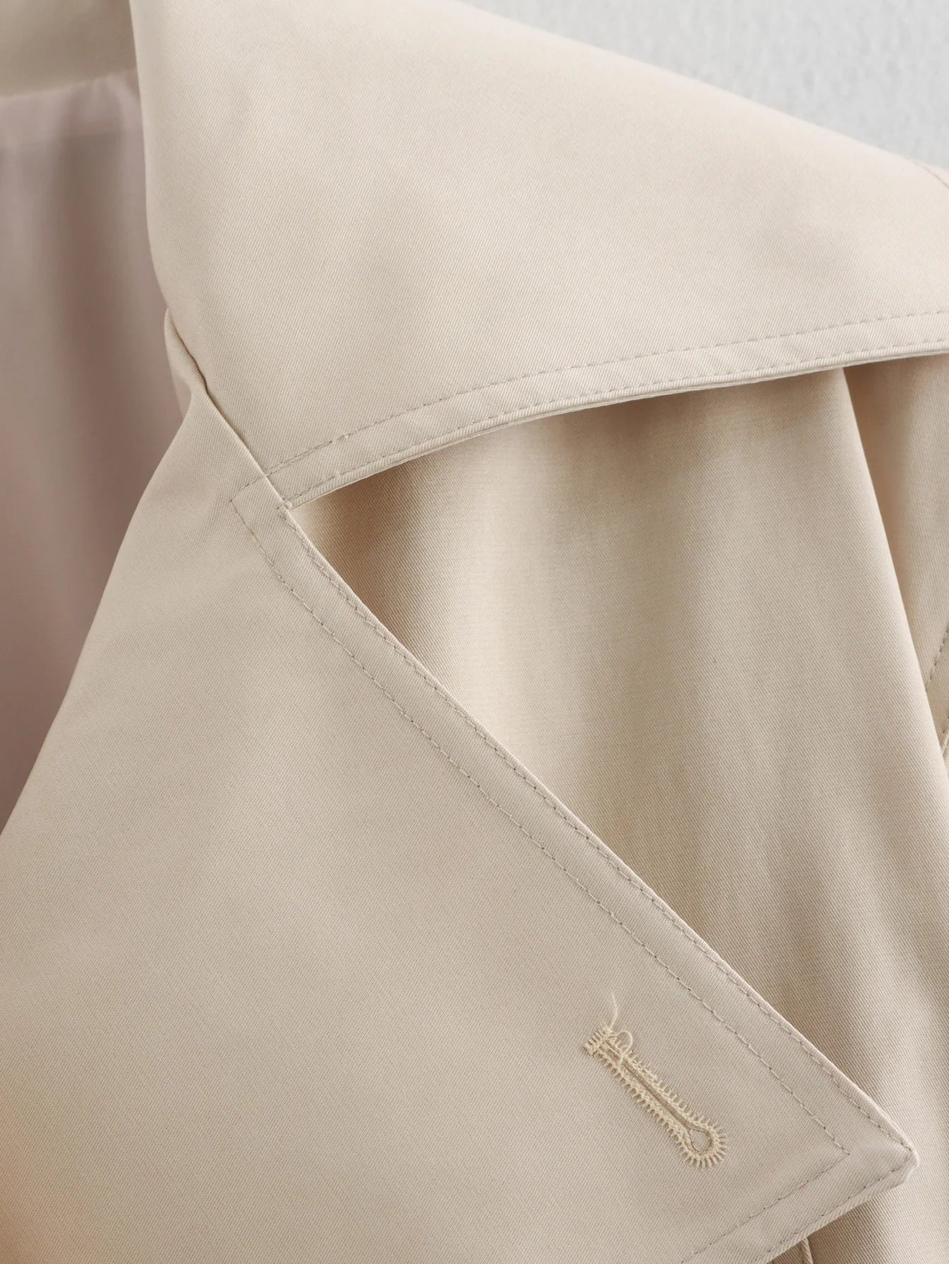 TRAFZA 2025 Spring Retro V-neck Double Breasted Women's Pocket Top Loose Jacket Women's Street Casual Lace-up Short Trench Coat