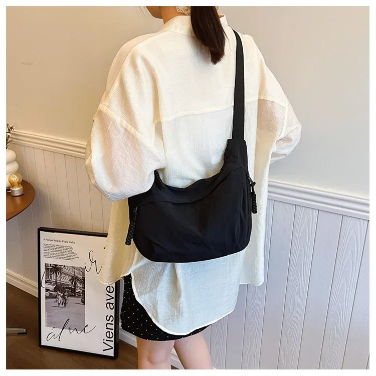 Fashionable And Minimalist Korean Version Dumpling Bag, Popular This Year, New High-quality Shoulder Bag, Large Capacity Tote