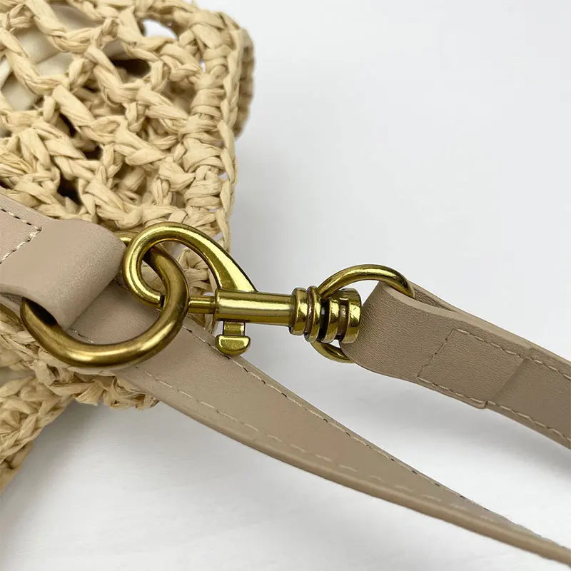 Fashion Designer Hollowed Out Beach Bag Summer Grass Weaving Fashion Travel Shopping Tote Bag Casual Versatile Women Handbag