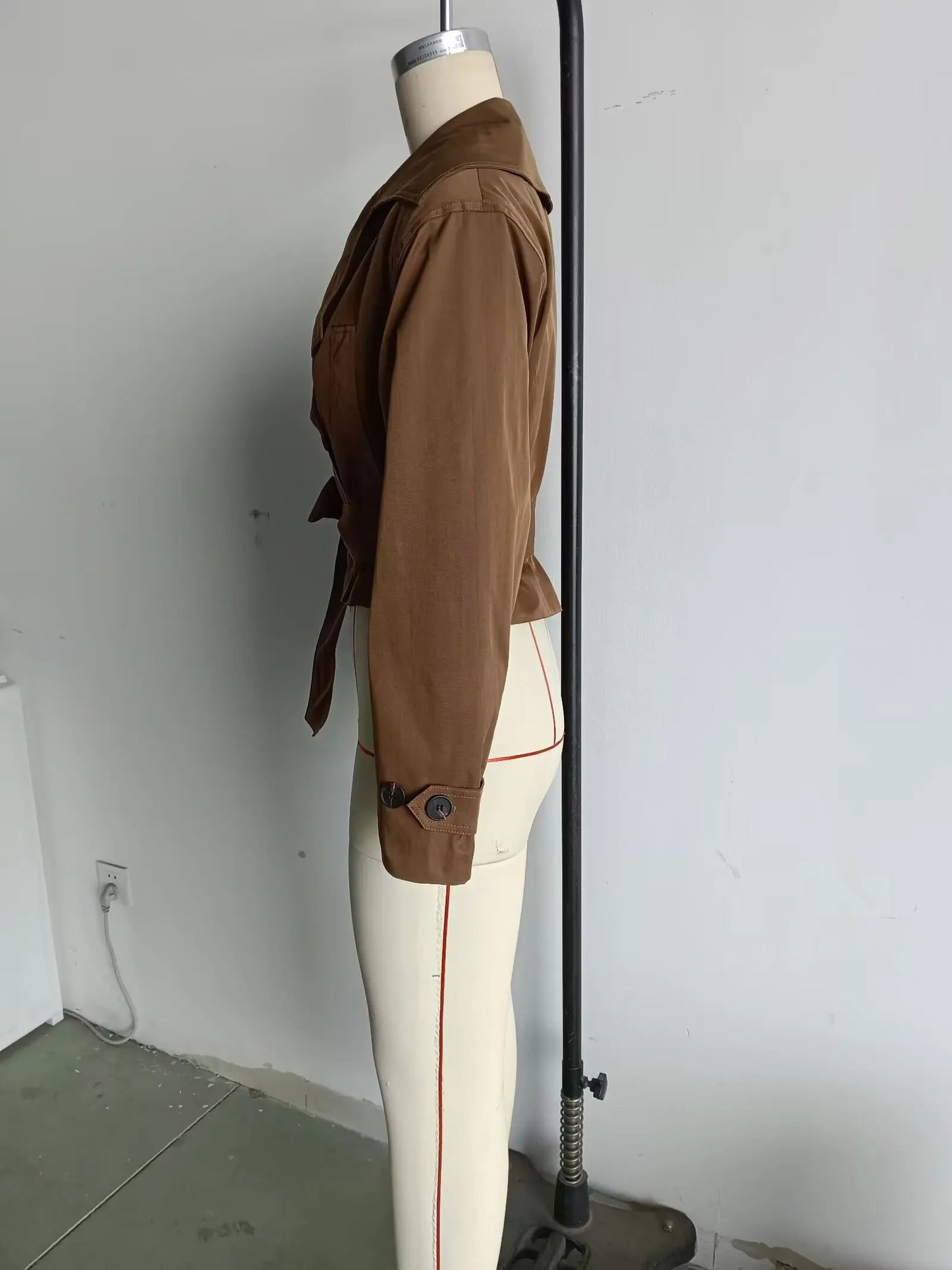 TRAFZA 2025 Spring Retro V-neck Double Breasted Women's Pocket Top Loose Jacket Women's Street Casual Lace-up Short Trench Coat