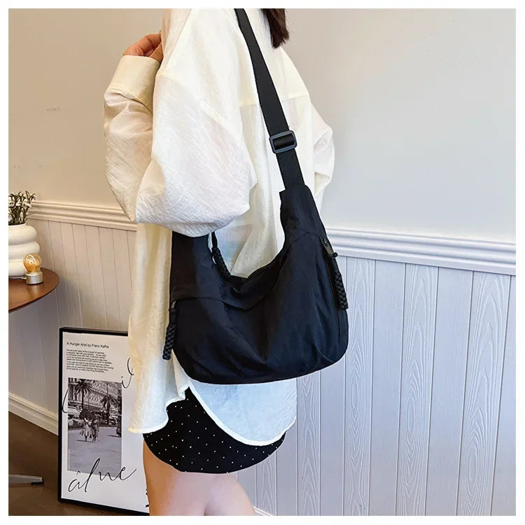 Fashionable And Minimalist Korean Version Dumpling Bag, Popular This Year, New High-quality Shoulder Bag, Large Capacity Tote