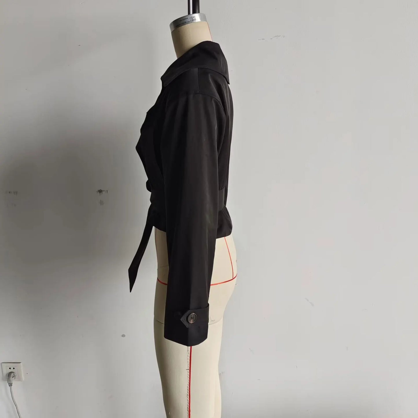 TRAFZA 2025 Spring Retro V-neck Double Breasted Women's Pocket Top Loose Jacket Women's Street Casual Lace-up Short Trench Coat