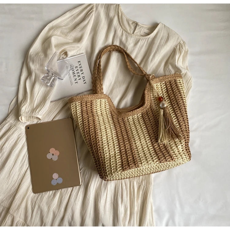 Leisure grass woven bag for women with large capacity, 2024 new summer single shoulder commuting woven bag, beach bag
