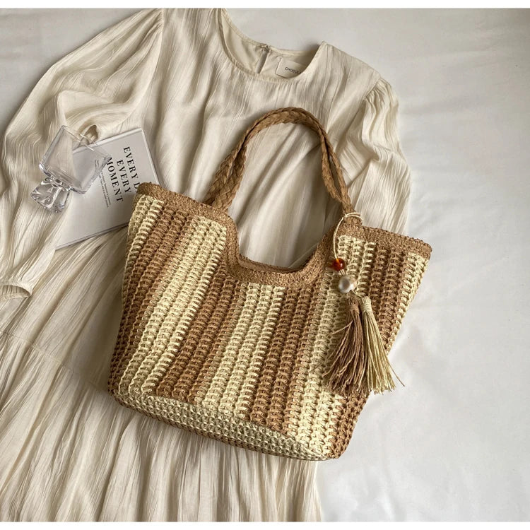 Leisure grass woven bag for women with large capacity, 2024 new summer single shoulder commuting woven bag, beach bag